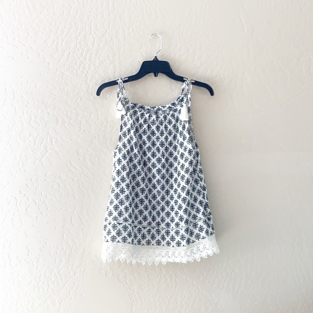 🌿Final Sale Old Navy‎ Tie Strap Lace Trip Tank Top